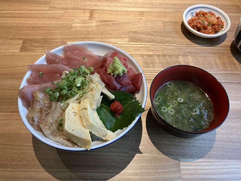 超まかない丼（みそ汁付）