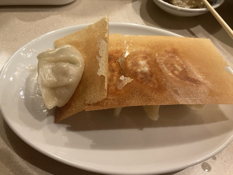 焼き餃子のオモテ